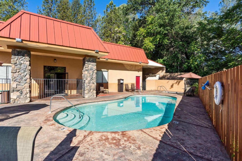 Best Western Plus Yosemite Way Station Motel Main image