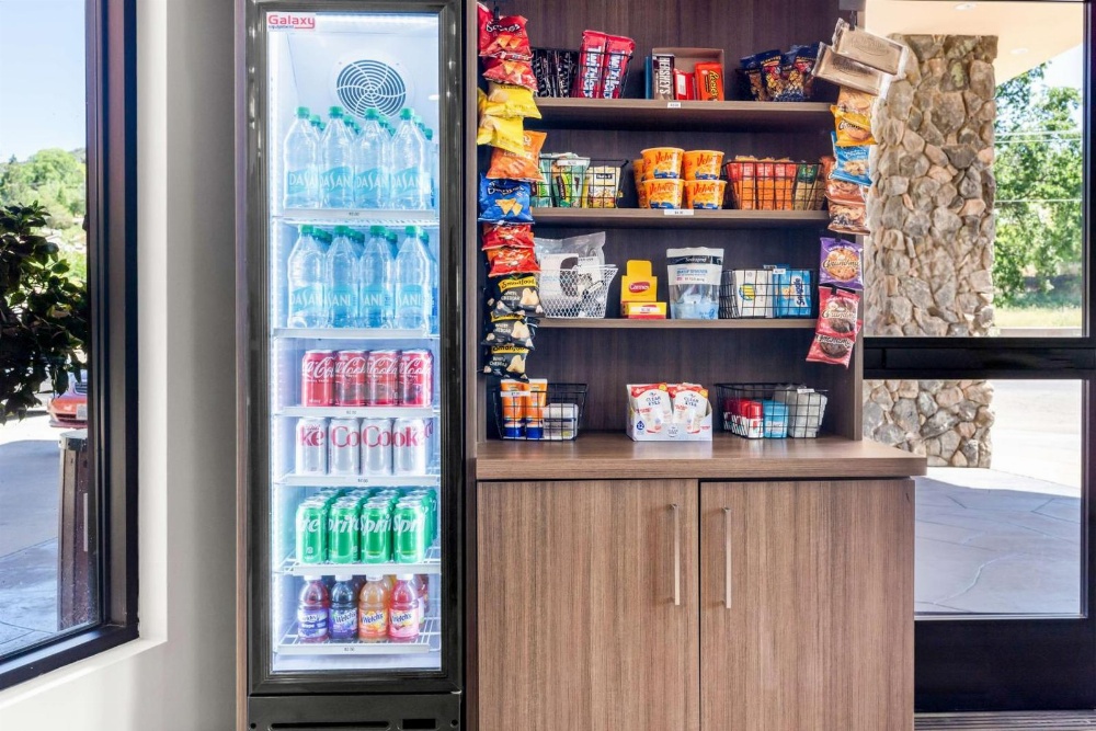 Best Western Plus Yosemite Way Station Motel